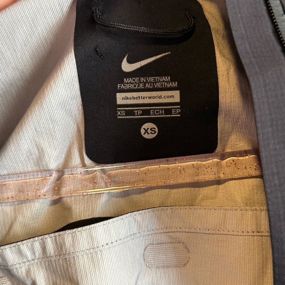 Nike Windbreaker Jacket Black. Size XS - Picture 4 of 4